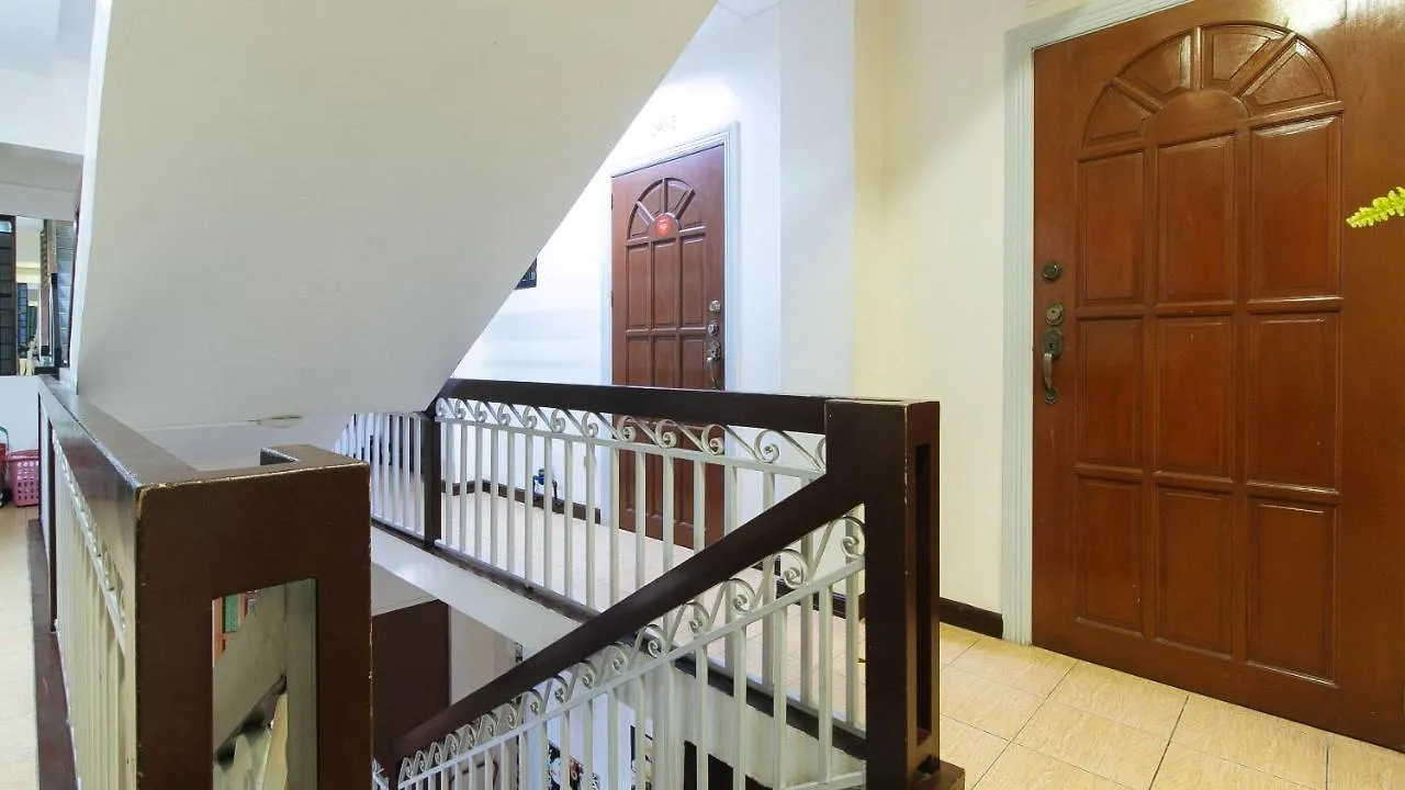 L Mansion 2 Palanan San Pedro Makati 2*,